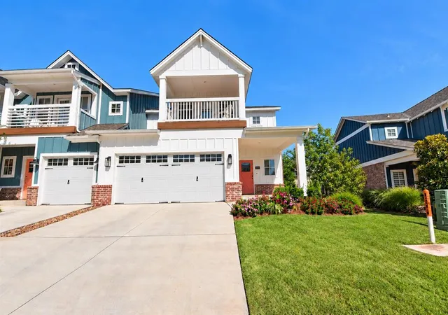 Photo 2 of Townhouse for sale at 624 Harbor Town Dr, Edmond, OK 73034 | MLS# 1252097 | Listing updated on 2026-10-08