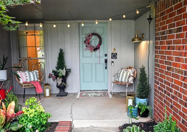 Photo 4 of Sale Pending at 1916 Mark Rd, Edmond, OK 73003 | MLS# 1252100 | Listing updated on 2026-10-07