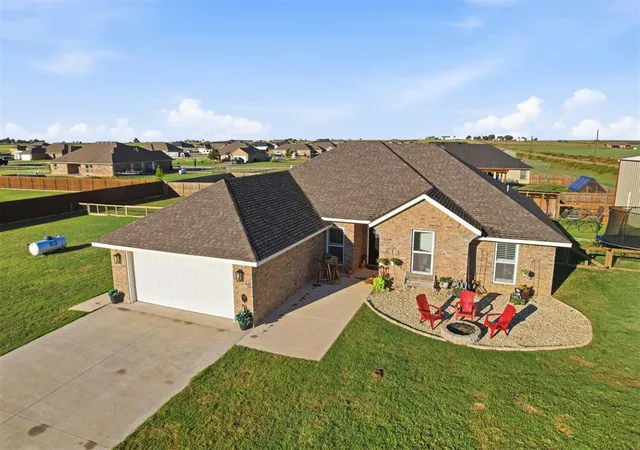 Photo 2 of Single family home for sale at 40 Freedom Cir, Altus, OK 73521 | MLS# 1252101 | Listing updated on 2026-10-24