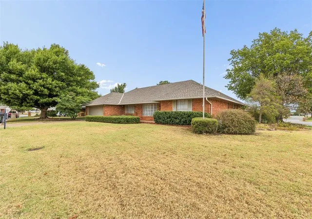 Photo 3 of Sale Pending at 4701 Nw 74th Street, Oklahoma City, OK 73132 | MLS# 1252103 | Listing updated on 2026-10-05