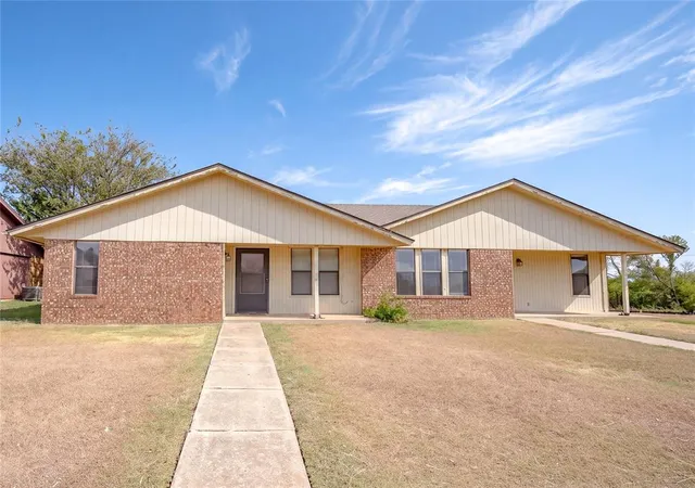 Photo 1 of Multi family home for sale at 2805 Glen Oaks Dr #2807, Norman, OK 73071 | MLS# 1252132 | Listing updated on 2026-10-03