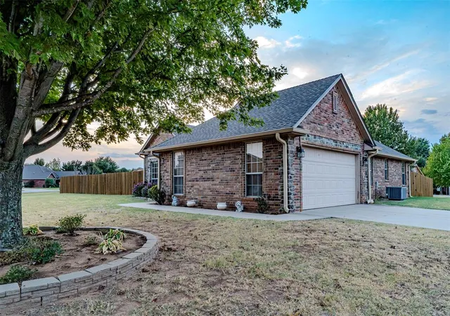 Photo 4 of Single family home for sale at 3587 Remington Pl Rd, Norman, OK 73072 | MLS# 1252135 | Listing updated on 2026-10-08