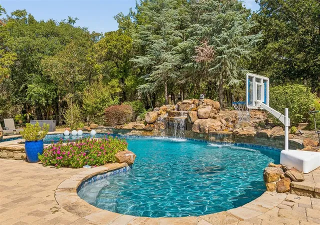 Photo 4 of Single family home for sale at 11524 Waters Welling Way, Edmond, OK 73013 | MLS# 1252138 | Listing updated on 2026-10-04