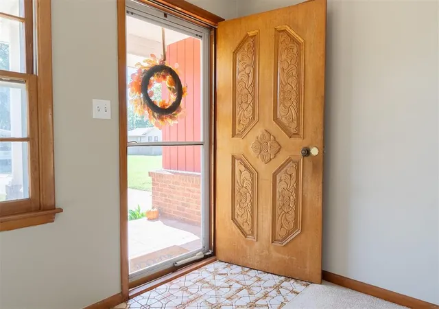Photo 4 of Single family home for sale at 422 Northcutt Dr, Lindsay, OK 73052 | MLS# 1252140 | Listing updated on 2026-10-08
