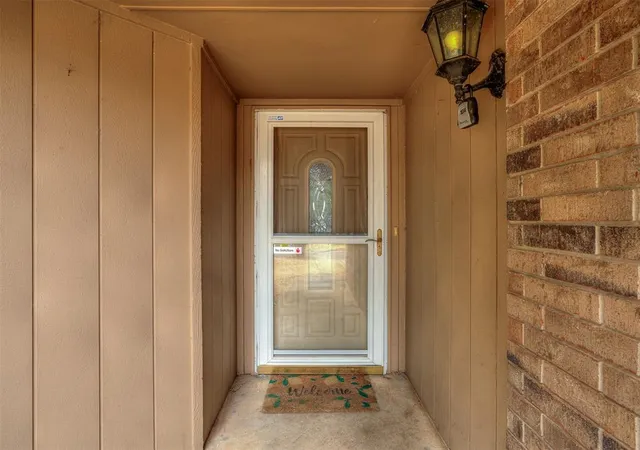 Single family home for sale at 7804 NW 82nd Street, Oklahoma City, OK 73132 | MLS# 1252153