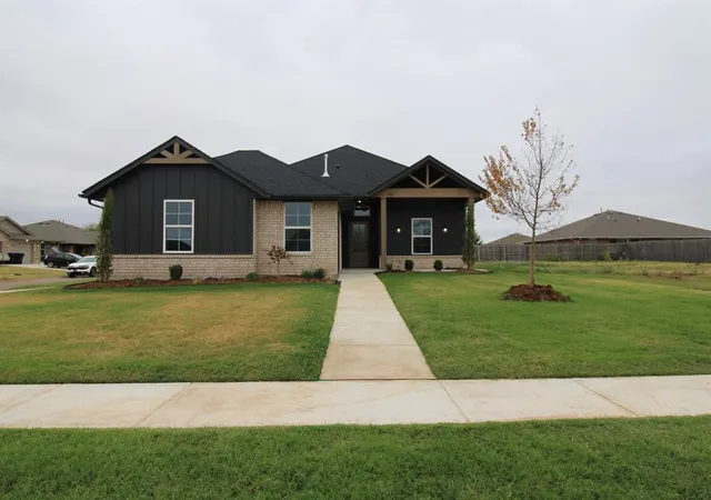 Photo 2 of Single family home for sale at 606 Laurel Grv, Washington, OK 73093 | MLS# 1252154 | Listing updated on 2026-10-03