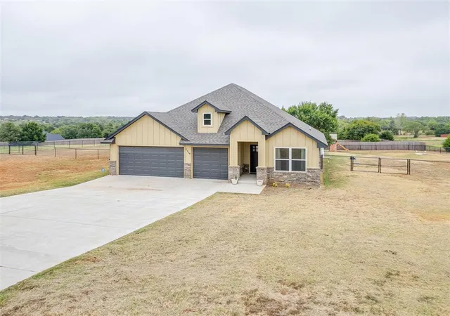 Single family home for sale at 2319 N Greys Harbor Rd, Blanchard, OK 73010 | MLS# 1252157