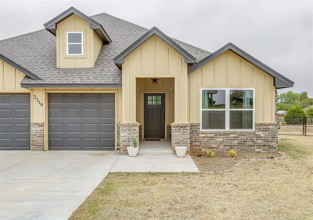 Photo 2 of Single family home for sale at 2319 N Greys Harbor Rd, Blanchard, OK 73010 | MLS# 1252157 | Listing updated on 2026-10-06