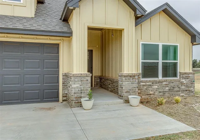 Photo 3 of Single family home for sale at 2319 N Greys Harbor Rd, Blanchard, OK 73010 | MLS# 1252157 | Listing updated on 2026-10-06