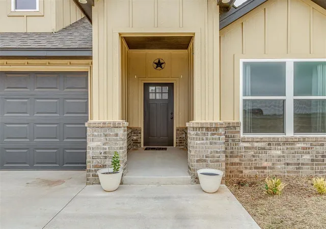 Photo 4 of Single family home for sale at 2319 N Greys Harbor Rd, Blanchard, OK 73010 | MLS# 1252157 | Listing updated on 2026-10-06