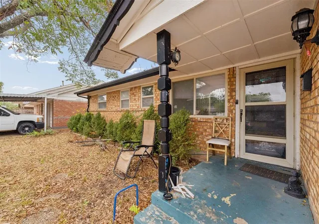 Photo 1 of Single family home for sale at 908 SW 3rd Street, Moore, OK 73160 | MLS# 1252170 | Listing updated on 2026-10-23
