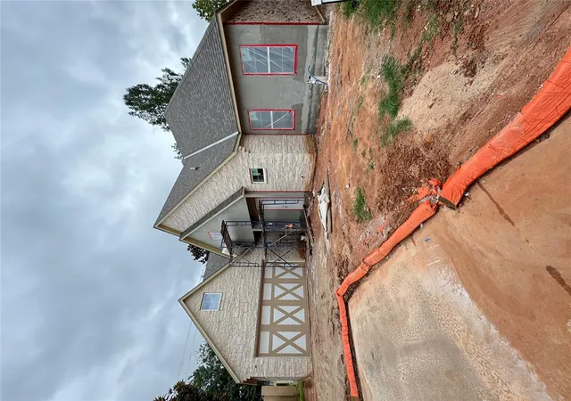 Single family home for sale at 909 Villas Crk Dr, Edmond, OK 73003 | MLS# 1252180