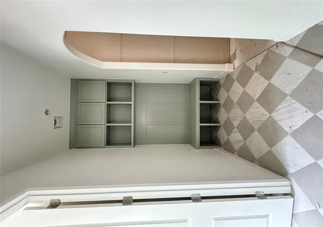 Photo 2 of Single family home for sale at 909 Villas Crk Dr, Edmond, OK 73003 | MLS# 1252180 | Listing updated on 2026-10-04