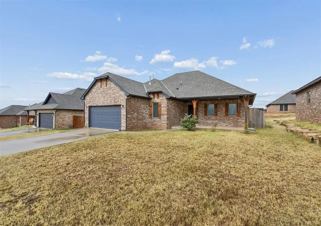 Photo 3 of Single family home for sale at 2711 Landmark Dr, Seminole, OK 74868 | MLS# 1252196 | Listing updated on 2026-10-05
