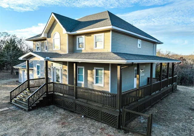 Photo 3 of Sale Pending at 10751 Shady Oaks Ln, Guthrie, OK 73044 | MLS# 1252209 | Listing updated on 2026-10-07