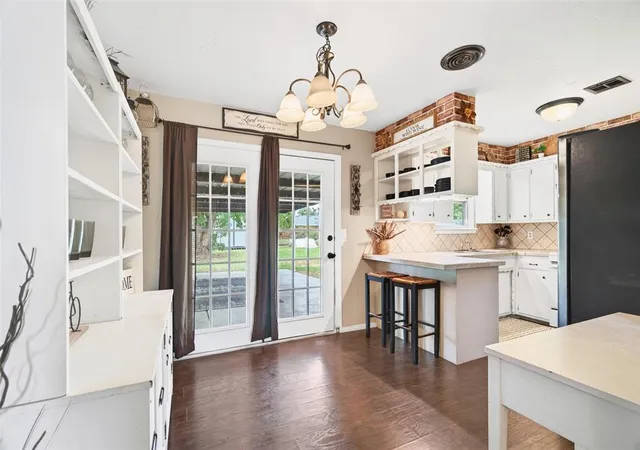 Photo 3 of Single family home for sale at 212 Vine St, Yukon, OK 73099 | MLS# 1252211 | Listing updated on 2026-10-05