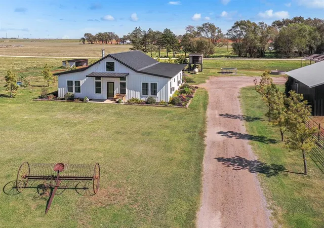 Photo 3 of Single family home for sale at 1238 Main St, Dacoma, OK 73131 | MLS# 1252212 | Listing updated on 2026-10-16