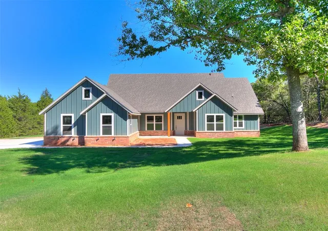 Photo 1 of Single family home for sale at 990614 Hickory Grv Trl, Harrah, OK 73045 | MLS# 1252217 | Listing updated on 2026-10-07