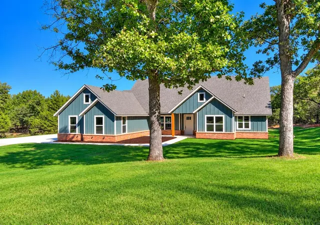 Photo 3 of Single family home for sale at 990614 Hickory Grv Trl, Harrah, OK 73045 | MLS# 1252217 | Listing updated on 2026-10-14