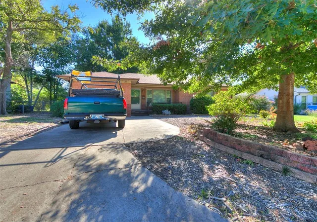 Photo 1 of Single family home for sale at 625 Sherwood Dr, Norman, OK 73071 | MLS# 1252220 | Listing updated on 2026-10-11