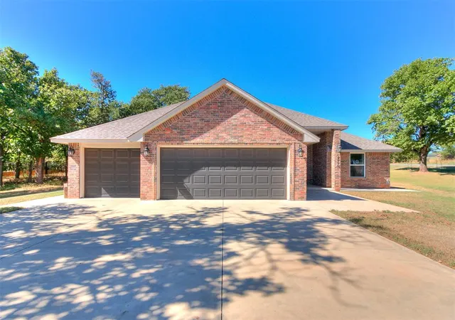 Single family home for sale at 2006 Ethans Roar Rd, Blanchard, OK 73010 | MLS# 1252226
