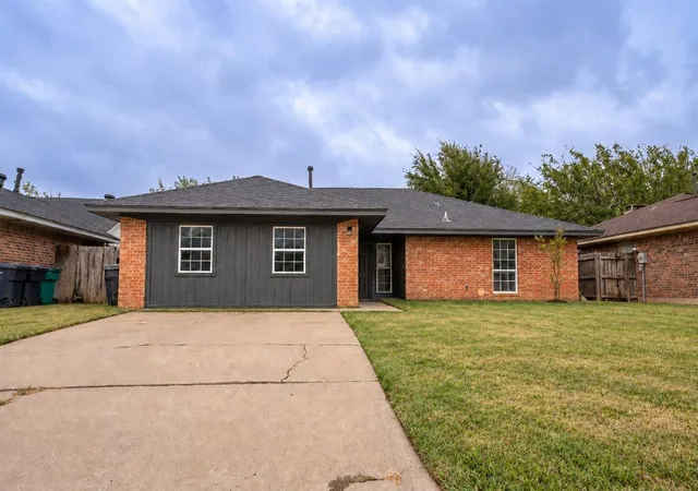 Photo 2 of Single family home for sale at 833 Nw 115th Street, Oklahoma City, OK 73114 | MLS# 1252234 | Listing updated on 2026-10-06