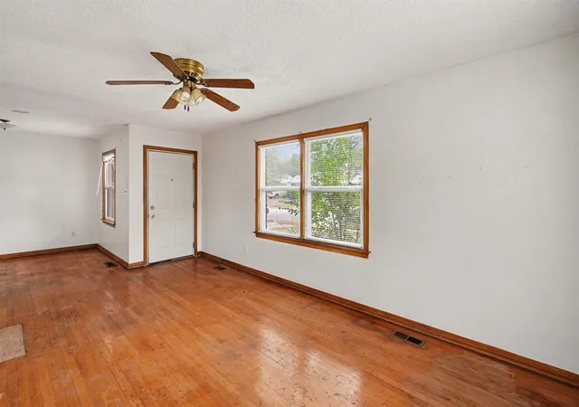 Photo 4 of Single family home for sale at 1604 SW 39th Street, Oklahoma City, OK 73119 | MLS# 1252236 | Listing updated on 2026-10-06