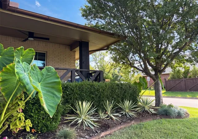 Photo 3 of Sale Pending at 2228 Vineyard Blvd, Oklahoma City, OK 73120 | MLS# 1252237 | Listing updated on 2026-10-10