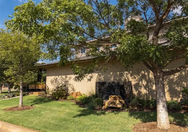 Photo 4 of Sale Pending at 2228 Vineyard Blvd, Oklahoma City, OK 73120 | MLS# 1252237 | Listing updated on 2026-10-10