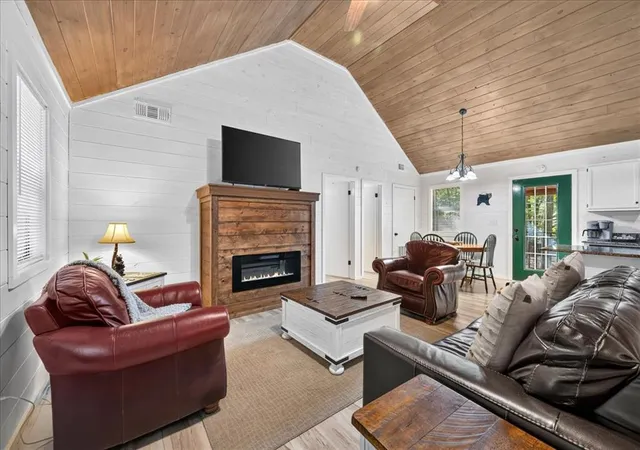 Photo 3 of Single family home for sale at 178 Marlin Dr, Broken Bow, OK 74728 | MLS# 1252239 | Listing updated on 2026-10-09