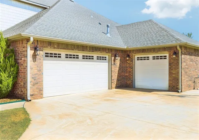 Photo 3 of Single family home for sale at 3113 Epora Dr, Norman, OK 73071 | MLS# 1252242 | Listing updated on 2026-10-06