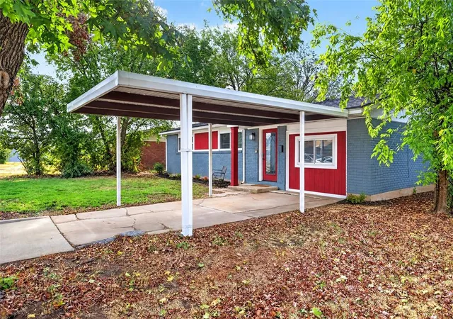 Photo 1 of Single family home for sale at 604 Sw 14th Street, Moore, OK 73160 | MLS# 1252252 | Listing updated on 2026-10-07