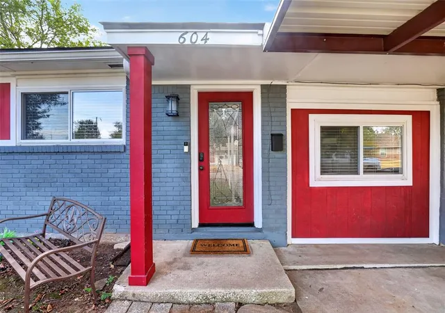 Photo 3 of Single family home for sale at 604 Sw 14th Street, Moore, OK 73160 | MLS# 1252252 | Listing updated on 2026-10-07