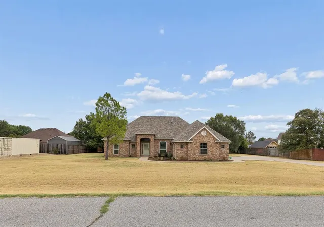 Photo 3 of Single family home for sale at 12 Nw Ashbury Way, Lawton, OK 73505 | MLS# 1252264 | Listing updated on 2026-10-07