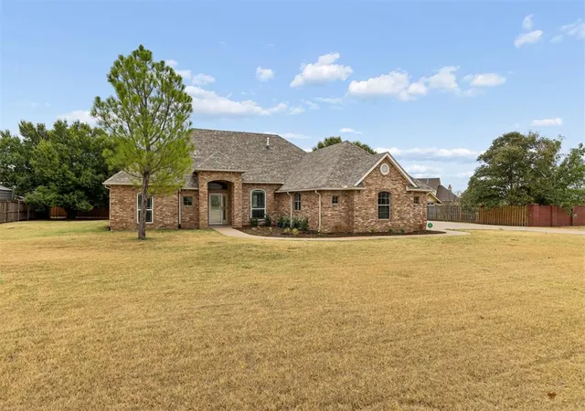 Photo 4 of Single family home for sale at 12 NW Ashbury Way, Lawton, OK 73505 | MLS# 1252264 | Listing updated on 2026-10-07