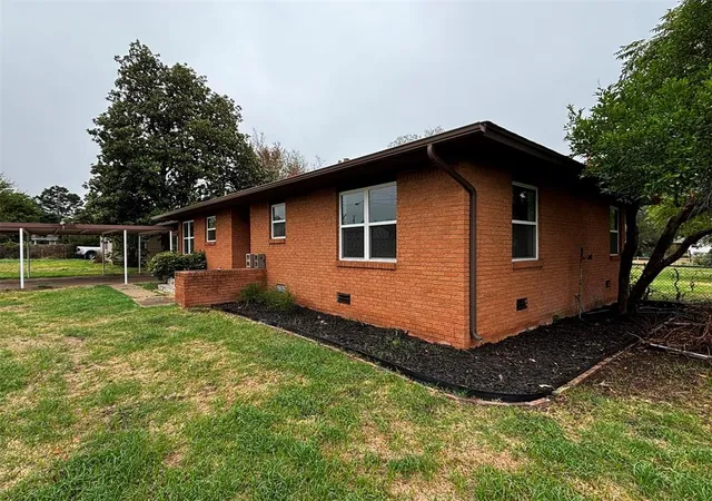 Photo 3 of Single family home for sale at 214 S 6th Street, Cyril, OK 73029 | MLS# 1252277 | Listing updated on 2026-10-07