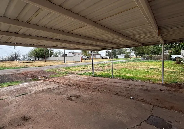 Photo 4 of Single family home for sale at 214 S 6th Street, Cyril, OK 73029 | MLS# 1252277 | Listing updated on 2026-10-07