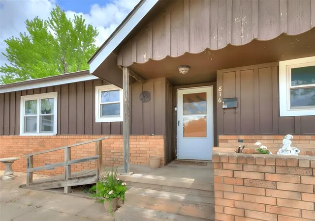 Photo 3 of Single family home for sale at 816 Hillcrest Dr, Watonga, OK 73772 | MLS# 1252282 | Listing updated on 2026-10-06