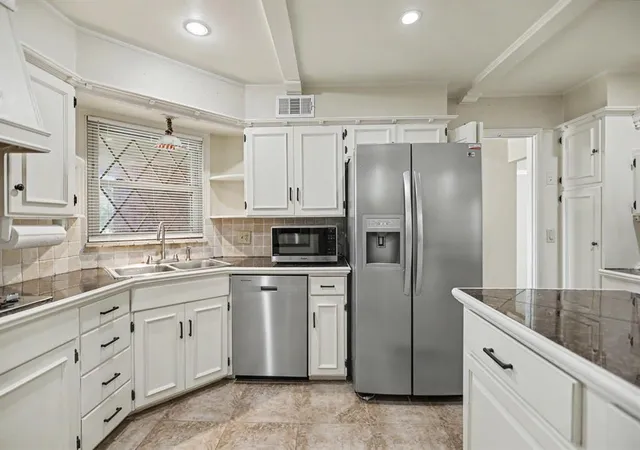 Photo 4 of Single family home for sale at 2518 NW 51st Street, Oklahoma City, OK 73112 | MLS# 1252303 | Listing updated on 2026-10-10