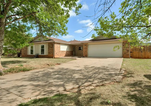 Photo 1 of Sale Pending at 1813 Twin Tree Dr, Norman, OK 73071 | MLS# 1252306 | Listing updated on 2026-10-19