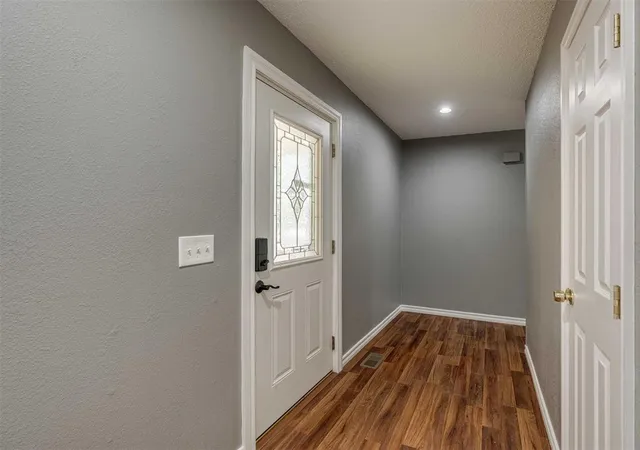 Photo 4 of Sale Pending at 1813 Twin Tree Dr, Norman, OK 73071 | MLS# 1252306 | Listing updated on 2026-10-19