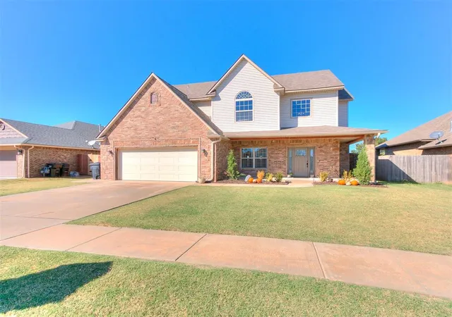 Photo 2 of Single family home for sale at 701 Sw 11th Street, Moore, OK 73160 | MLS# 1252320 | Listing updated on 2026-10-07