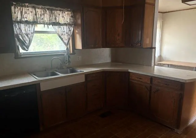 Photo 4 of Single family home for sale at 717 Mckinley St, Seminole, OK 74868 | MLS# 1252321 | Listing updated on 2026-10-06