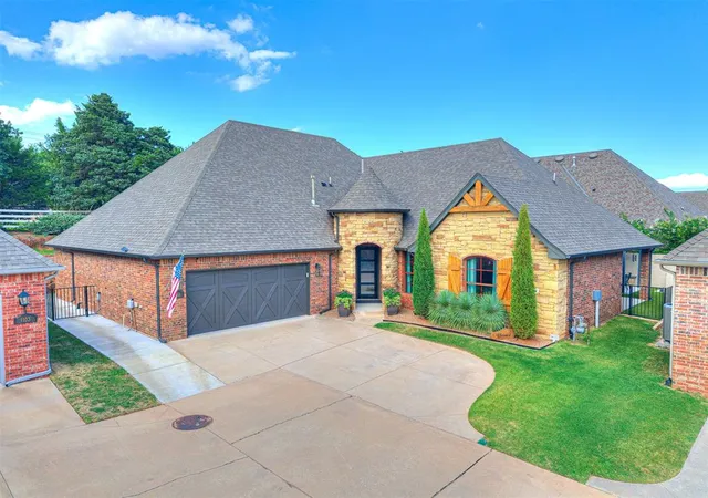 Photo 2 of Single family home for sale at 1065 Villas Crk Dr, Edmond, OK 73003 | MLS# 1252336 | Listing updated on 2026-10-07