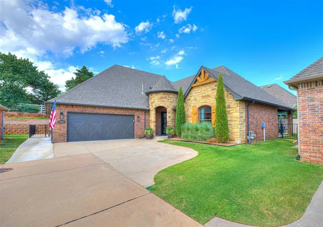 Photo 3 of Single family home for sale at 1065 Villas Crk Dr, Edmond, OK 73003 | MLS# 1252336 | Listing updated on 2026-10-07