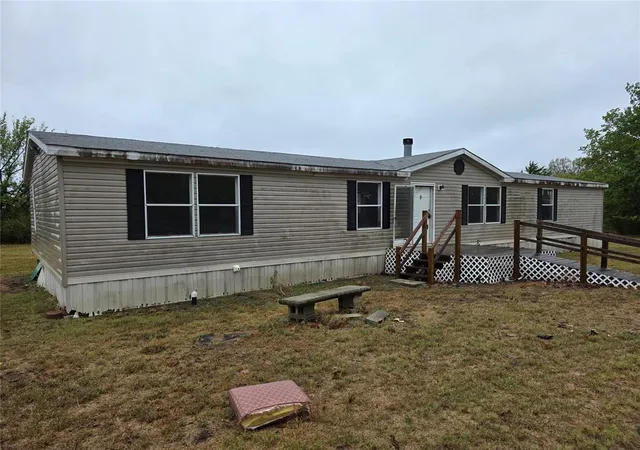 Photo 3 of Single family home for sale at 619 S Madison St, Maud, OK 74854 | MLS# 1252344 | Listing updated on 2026-10-08