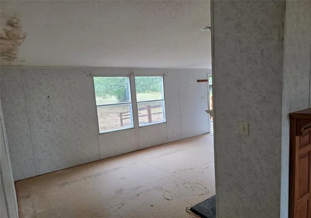 Photo 4 of Single family home for sale at 619 S Madison St, Maud, OK 74854 | MLS# 1252344 | Listing updated on 2026-10-08