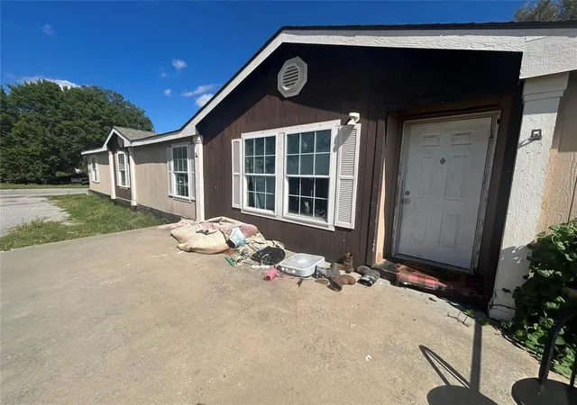 Photo 2 of Single family home for sale at 202 S Cedar Ave, Erick, OK 73645 | MLS# 1252357 | Listing updated on 2026-10-06