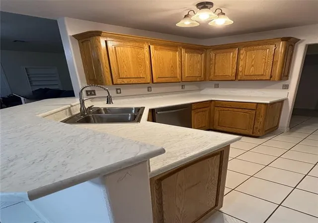 Photo 3 of Single family home for sale at 305 E Sierra Vista Ct, Altus, OK 73521 | MLS# 1252364 | Listing updated on 2026-10-08