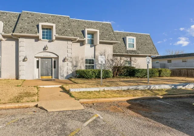Photo 3 of Condo for sale at 11419 N May Ave #D, Oklahoma City, OK 73120 | MLS# 1252370 | Listing updated on 2026-10-05